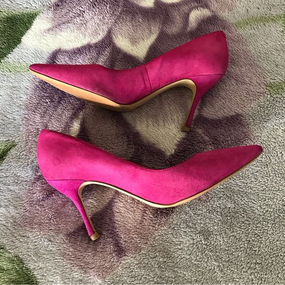 Marc Fisher LTD Pointed Toe Suede Pump - Picture 4 of 10